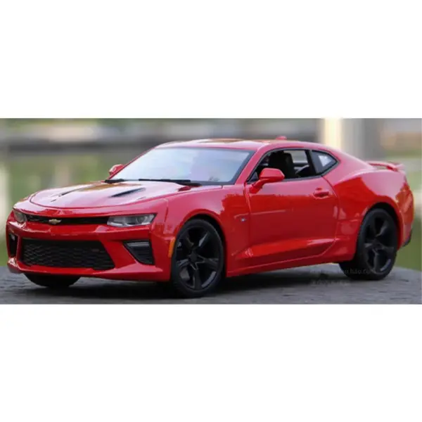 Maisto 1:18 50th Chevrolet Camaro SS Diecast Model - Image 9