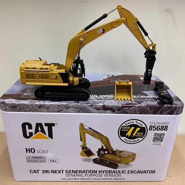 1:87 Scale CAT 395 Diecast Engineering Model - Image 6
