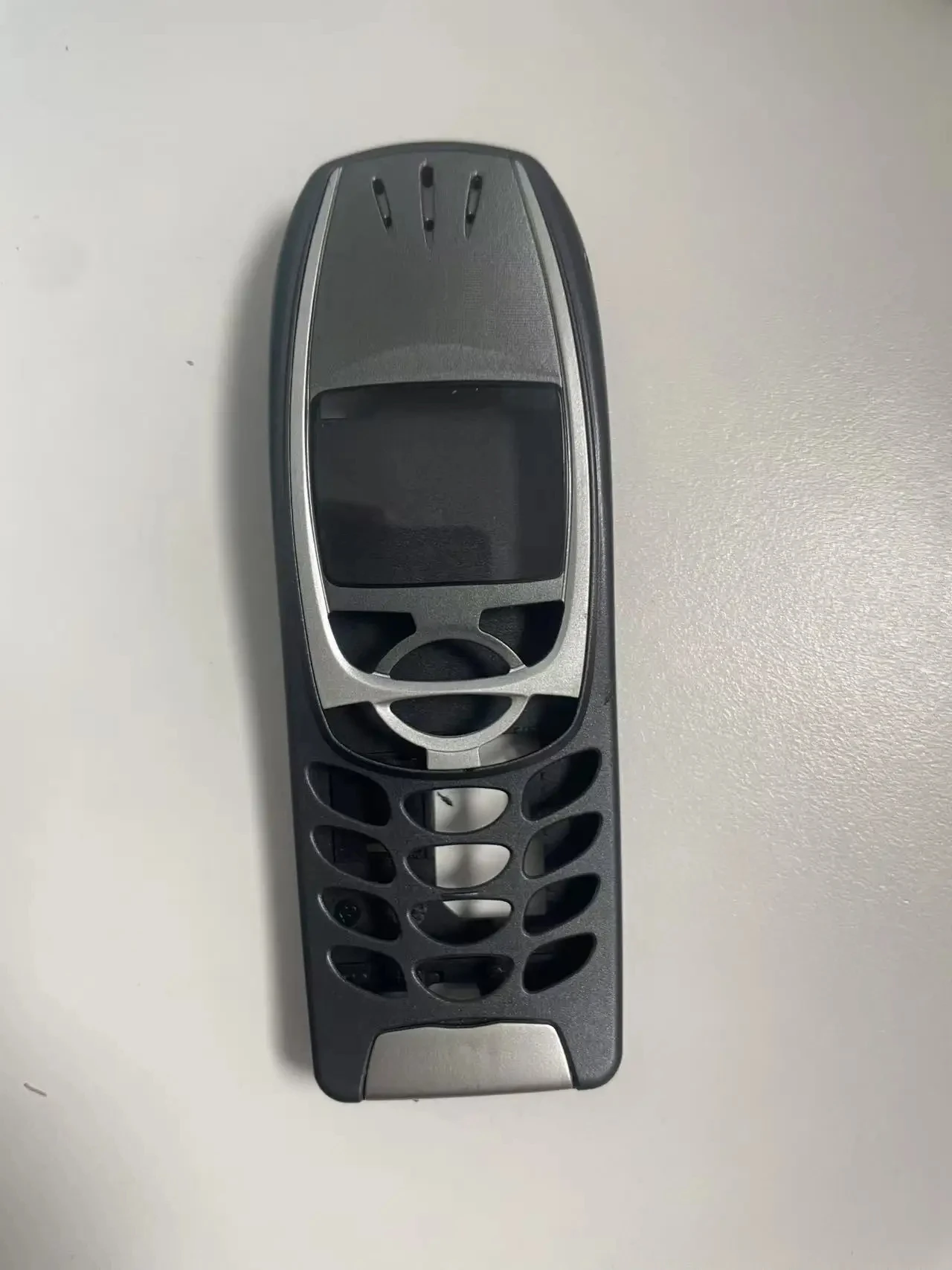 Nokia 6310i Battery Cover Replacement 8 Nokia 6310i Battery Cover Replacement - Image 8