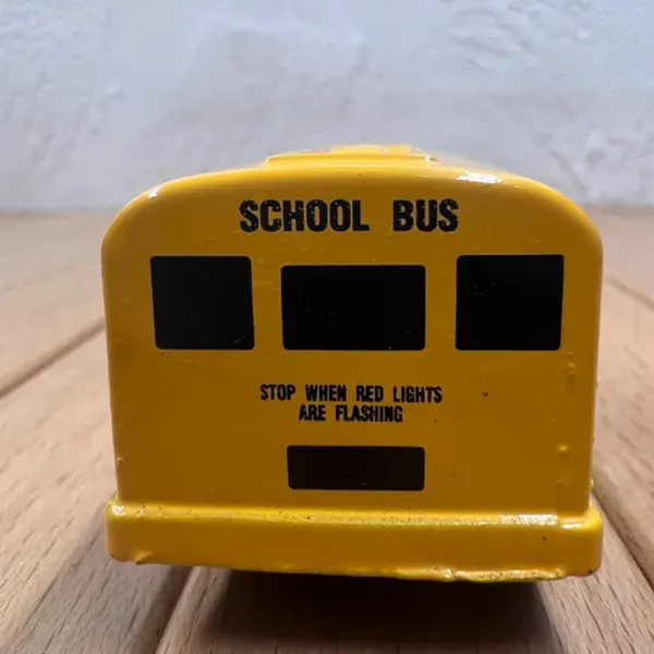 Alloy School Bus Model 7cm Static Display - Image 6