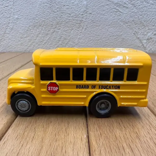 Alloy School Bus Model 7cm Static Display - Image 2