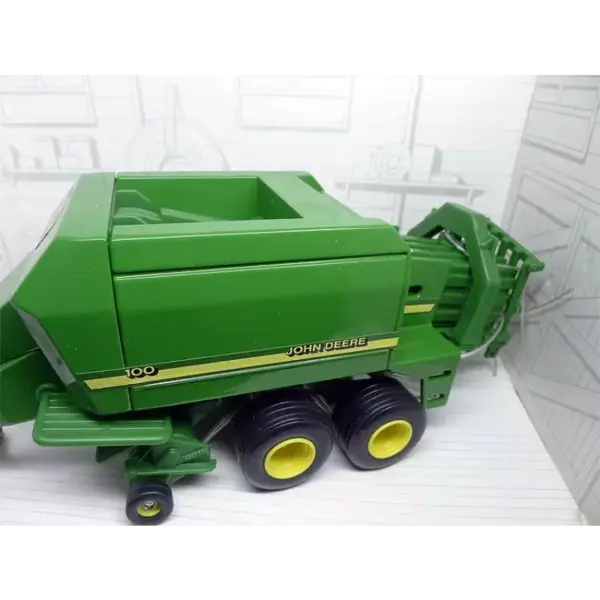 ERTL 1:32 Scale John Deere Baler Model - Image 4