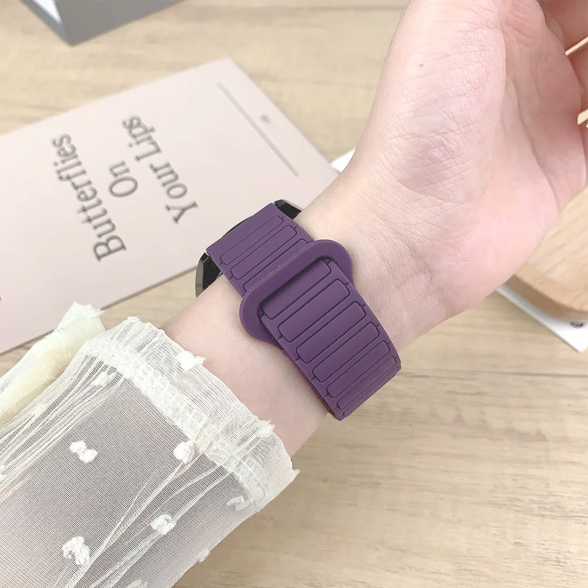 Magnetic Silicone Strap for Huawei Watch Fit 3 6 Magnetic Silicone Strap for Huawei Watch Fit 3 - Image 6