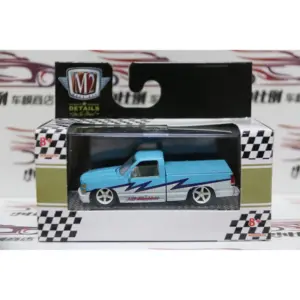 M2 1:64 Silverado C1500 Diecast Collectible Model 26 S6fbf74a72a6c412186440d94bbe4566fB