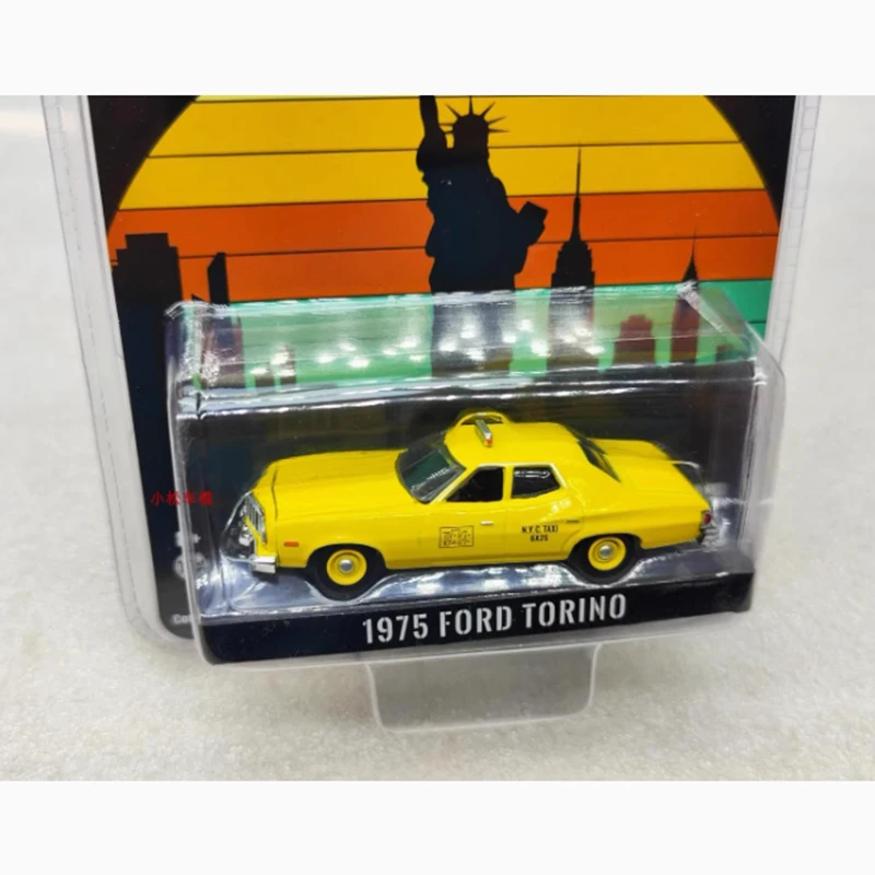 1975 Ford Torino Taxi 1:64 Diecast Model Car 3 1975 Ford Torino Taxi 1:64 Diecast Model Car - Image 3