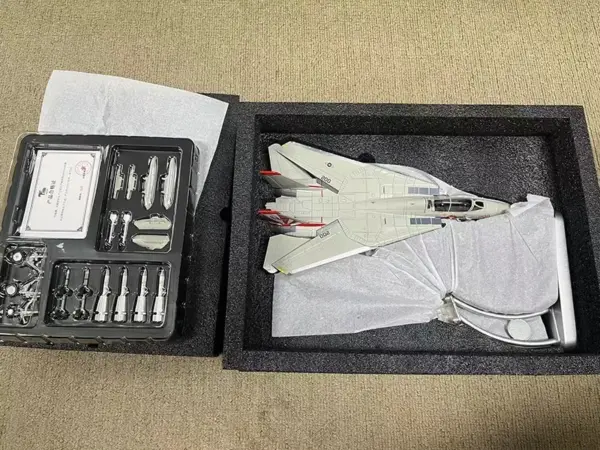 Diecast F14 Tomcat Fighter Aircraft Model 1/72 Scale - Image 7