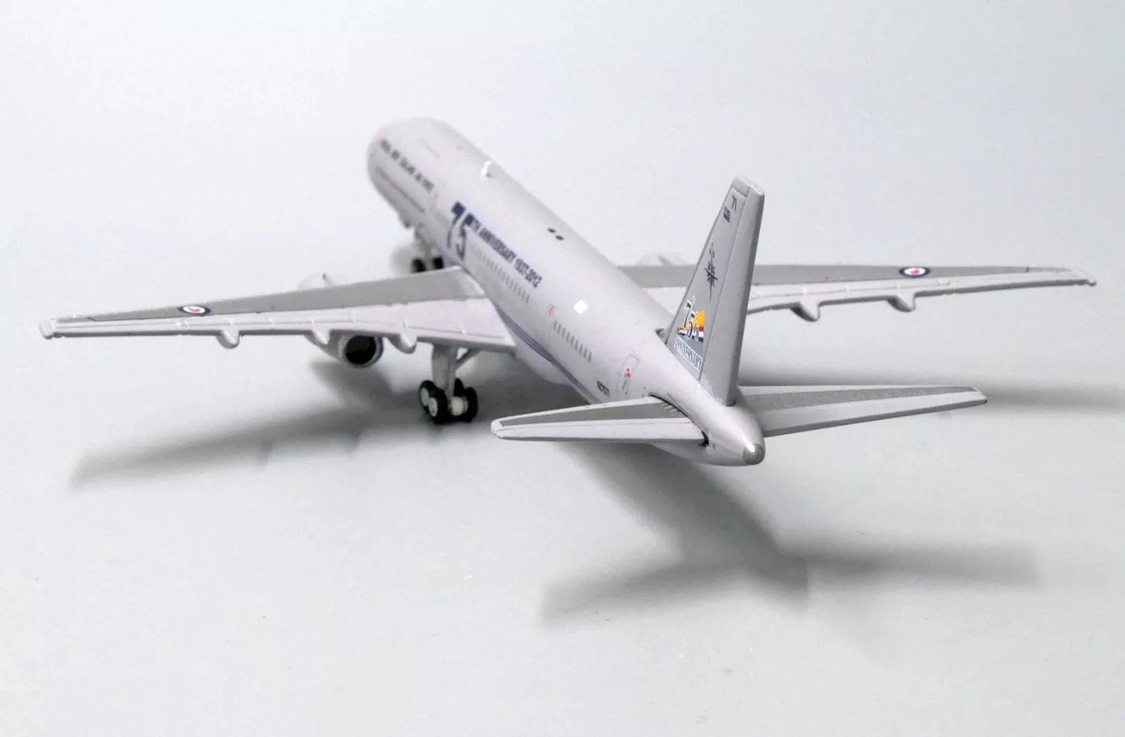1/400 NZ Royal Air Force B757-200 Model Aircraft 5 1/400 NZ Royal Air Force B757-200 Model Aircraft - Image 5