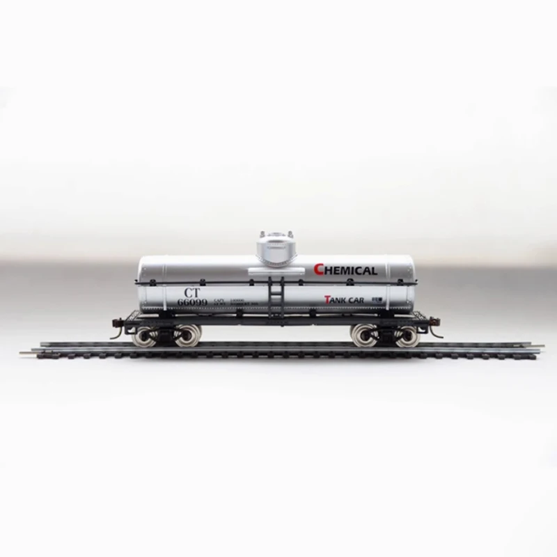 Diecast HO Scale 1/87 Oil Tank Truck Model 3 Diecast HO Scale 1/87 Oil Tank Truck Model - Image 3