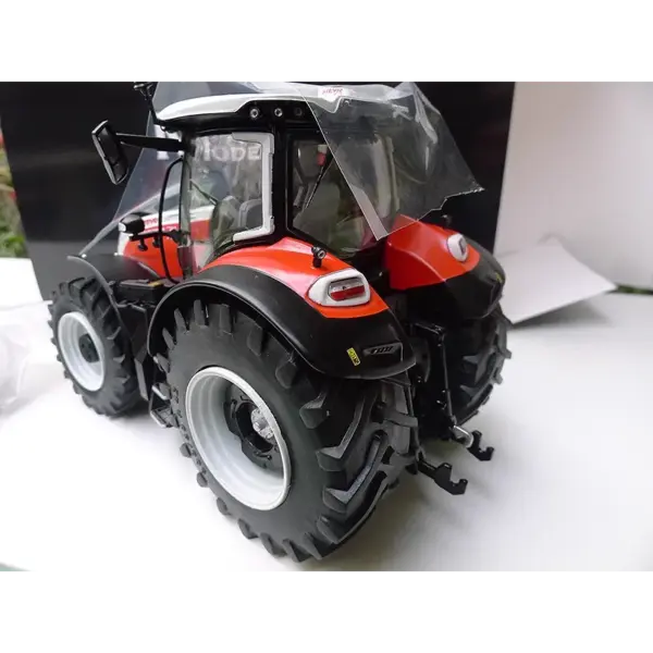 Marge Models 1:32 Scale SiDR 6300 Tractor - Image 4