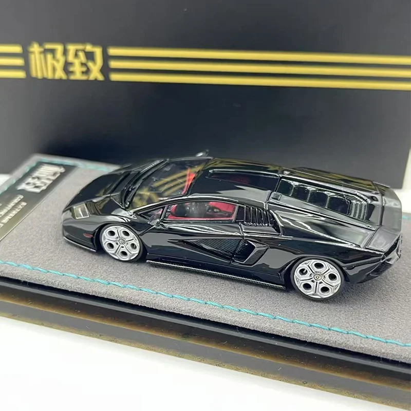 Extreme Club 1:64 Lamborghini Countach LP800-4 Resin Miniature 2 Extreme Club 1:64 Lamborghini Countach LP800-4 Resin Miniature - Image 2