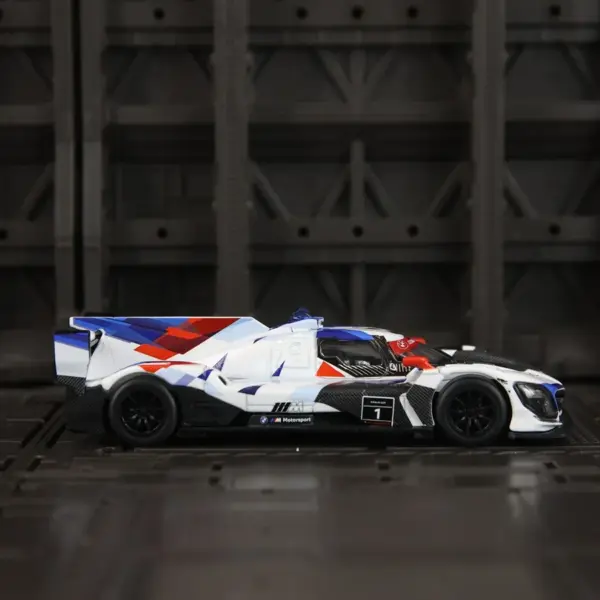 BMW M Hybrid V8 1:45 Alloy Diecast Model - Image 4