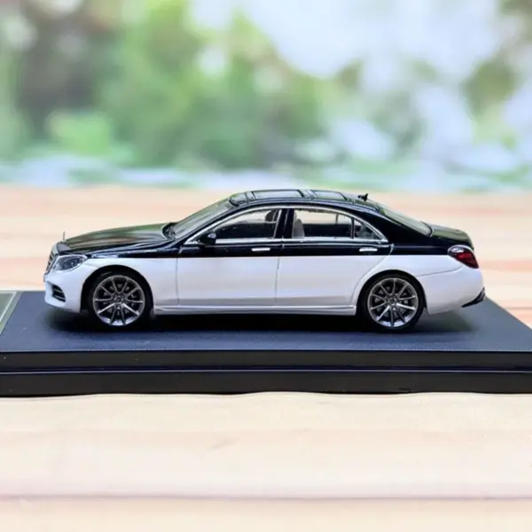 1:64 Scale S-Class W222 S450 Diecast Model - Image 6