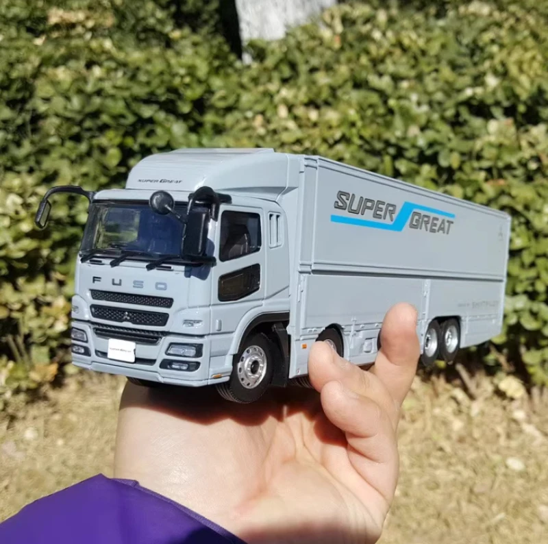 Diecast 1:43 Scale FUSO Container Truck Model 16 Diecast 1:43 Scale FUSO Container Truck Model - Image 16