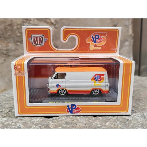 M2 1:64 Willis Beetle Van Diecast Model - Image 9
