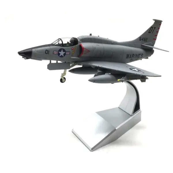 1:72 Scale USAF Marine Corps A-4 Aircraft Model - Image 2