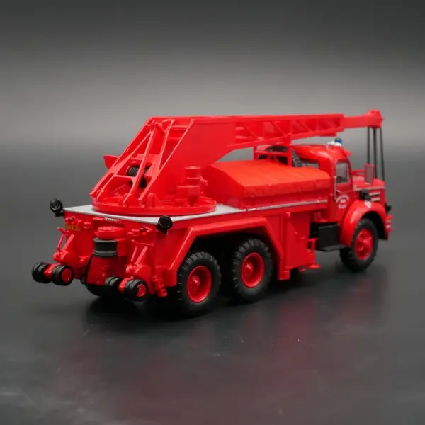 Diecast Ixo 1:43 Berliet Fire Engine Model - Image 3