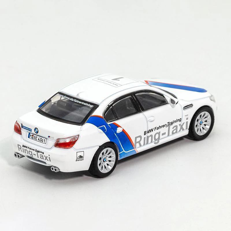 Shadow 1:64 BMW M5 E60 Diecast Collector’s Model 5 Shadow 1:64 BMW M5 E60 Diecast Collector’s Model - Image 5