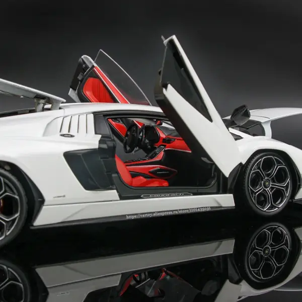 Maisto 1:18 Lamborghini Countach LPI 800-4 Alloy Model - Image 6