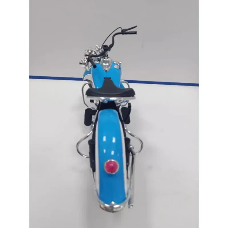 1:6 Scale Vintage Indian Motorcycle Diecast Model 6 1:6 Scale Vintage Indian Motorcycle Diecast Model - Image 6