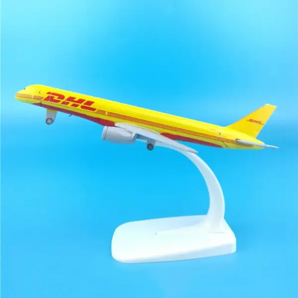 1:400 Scale Airplane Model Collection Display - Image 2