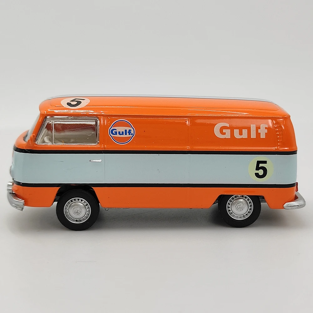 1:64 Scale Vintage Volkswagen Van Model 2 1:64 Scale Vintage Volkswagen Van Model - Image 2