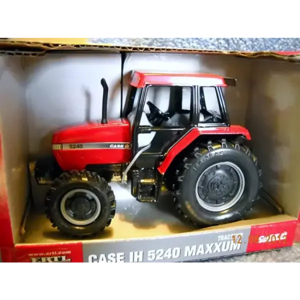 ERSL 1:32 Scale MAXXUM 5240 Diecast Tractor Model - Image 6