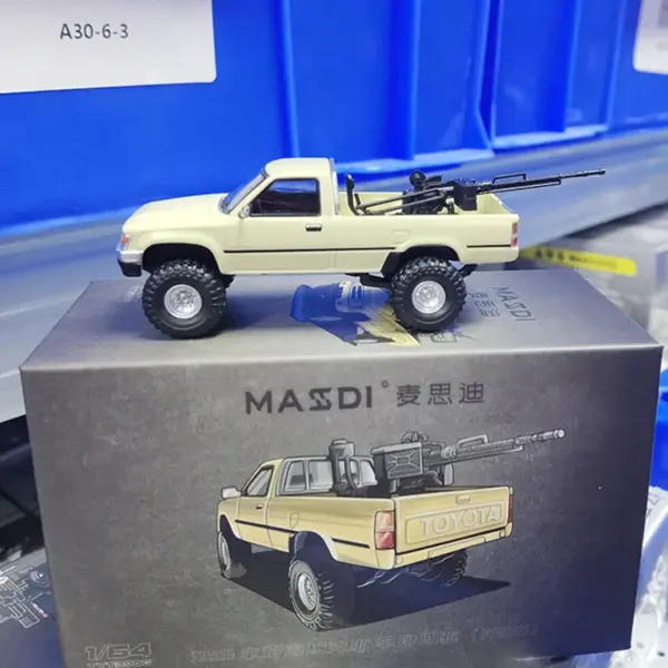 1/64 Scale 1995 Toyota Hilux RN80 Model Car - Image 2