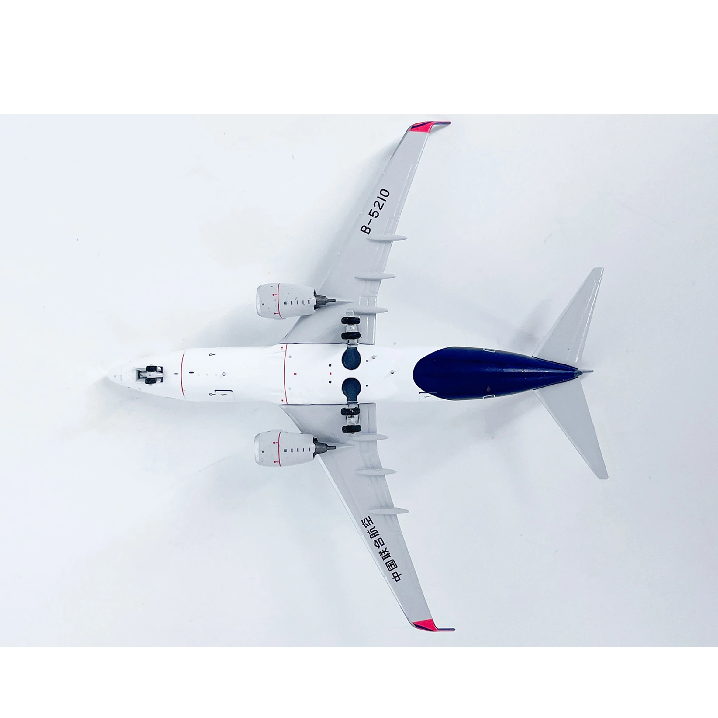 China United B737-700 Scale Model 1:400 6 China United B737-700 Scale Model 1:400 - Image 6