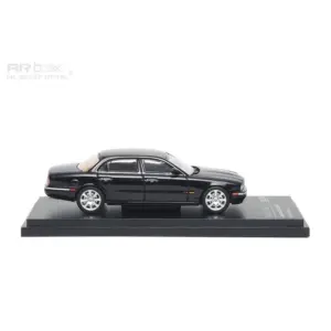 Limited Edition 1:64 Jaguar XJ350 Diecast Model 12 S81573811548d4236b3f20493f4d09709D