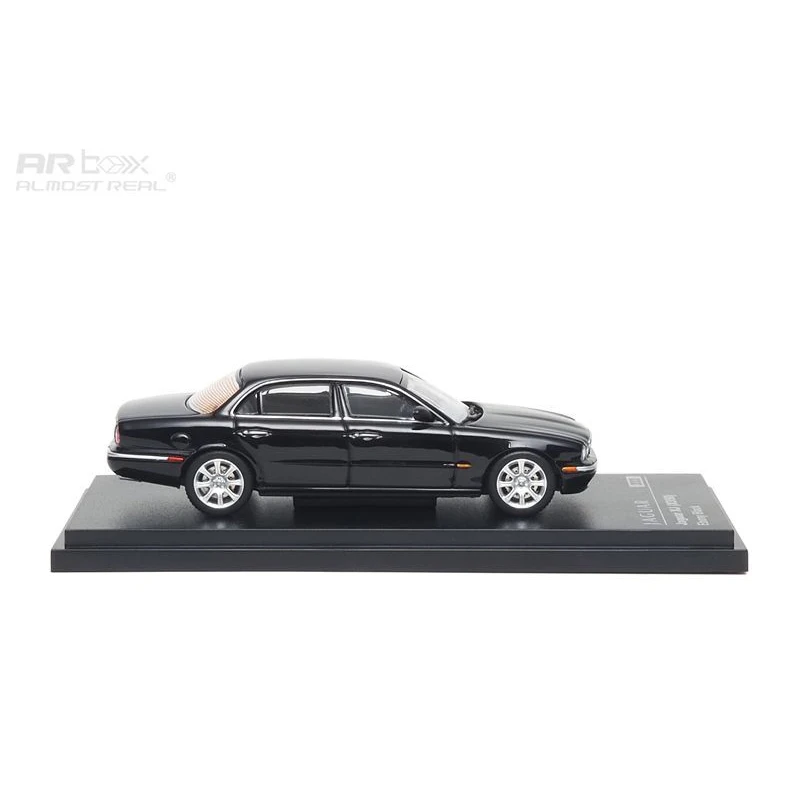 Limited Edition 1:64 Jaguar XJ350 Diecast Model 5 Limited Edition 1:64 Jaguar XJ350 Diecast Model - Image 5