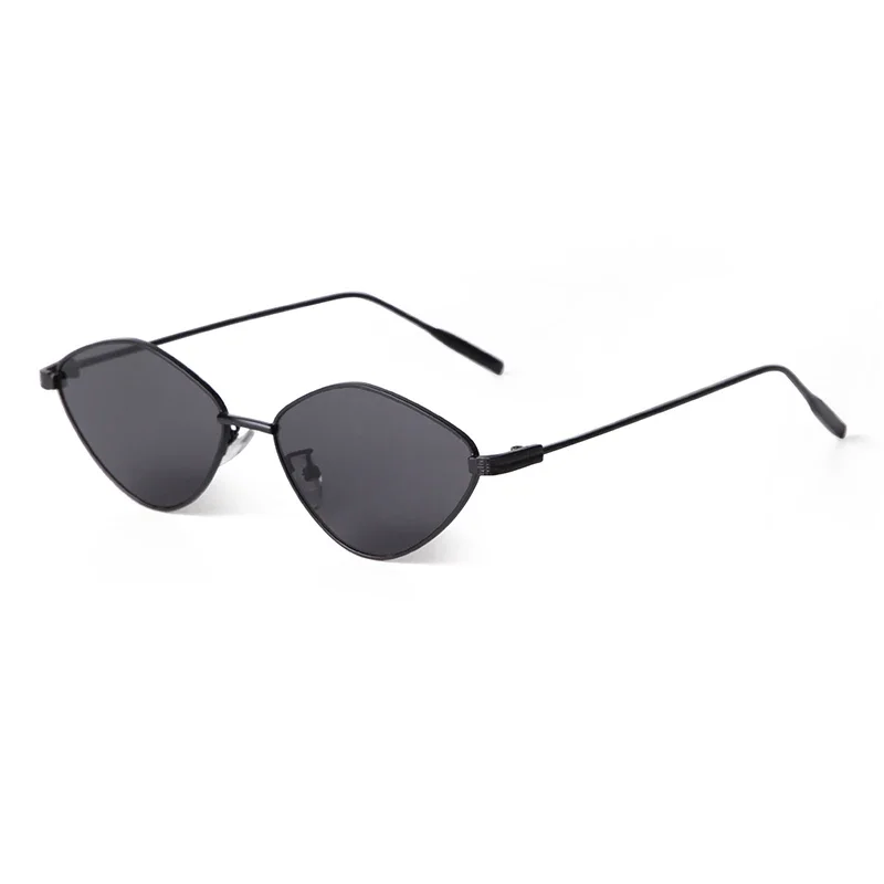Retro Square Metal Sunglasses for Women Men 9 Retro Square Metal Sunglasses for Women Men - Image 9