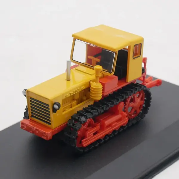 1:43 Scale T-50B Soviet Crawler Tractor Alloy Model - Image 2