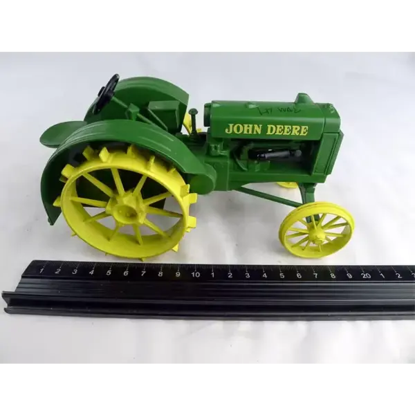 John Deere 1:16 Scale Diecast Tractor Model - Image 5