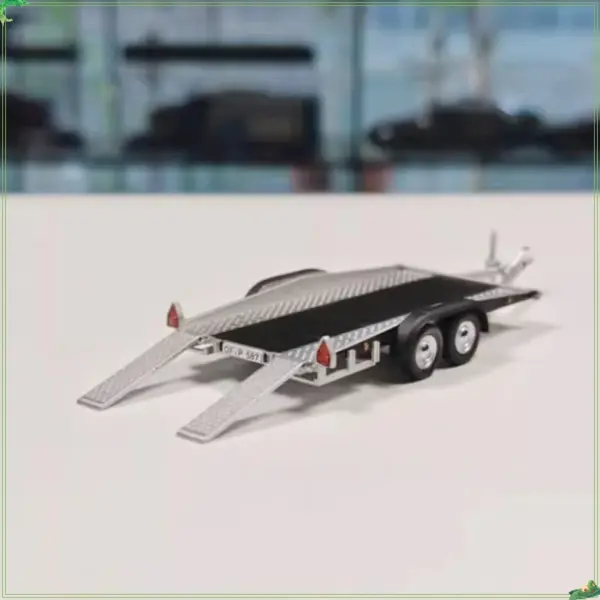 Massdi 1:43 Alloy Flatbed Trailer Model for Display - Image 4