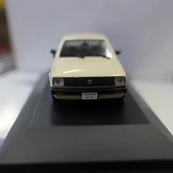 Diecast 1:43 Scale VW GOL BX 1981 Model - Image 2