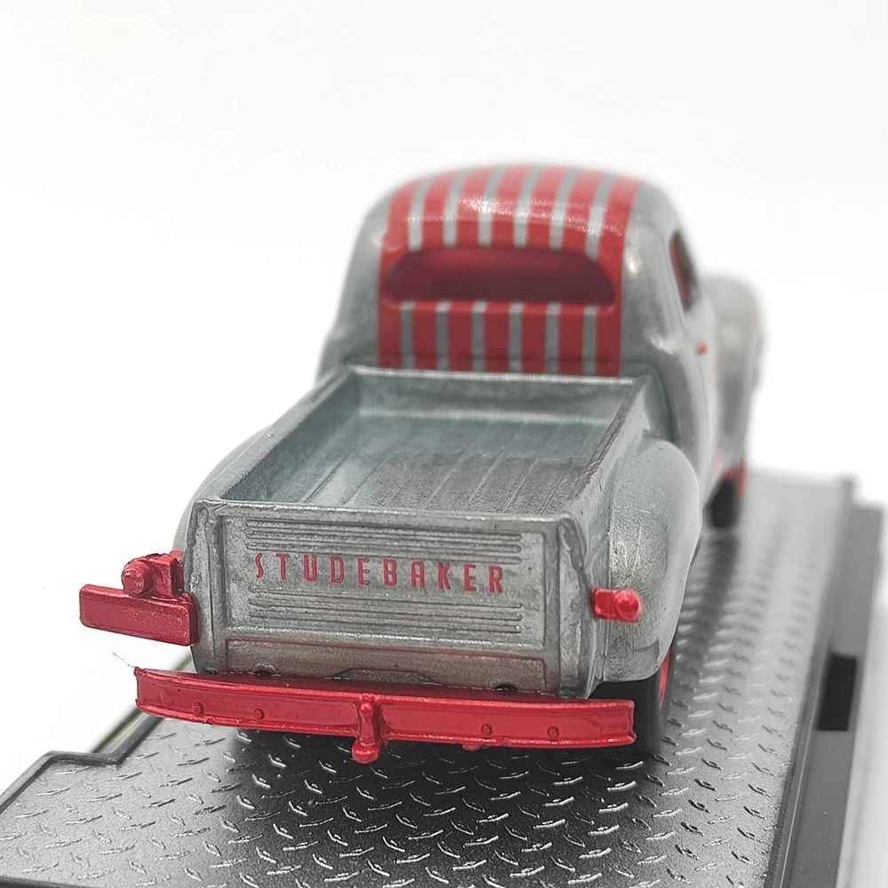 1950 Studebaker 2R Diecast Model Truck 1:64 5 1950 Studebaker 2R Diecast Model Truck 1:64 - Image 5