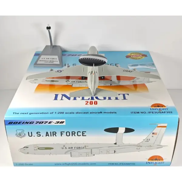 1:200 Scale Boeing 707E-3B US Air Force Model - Image 5