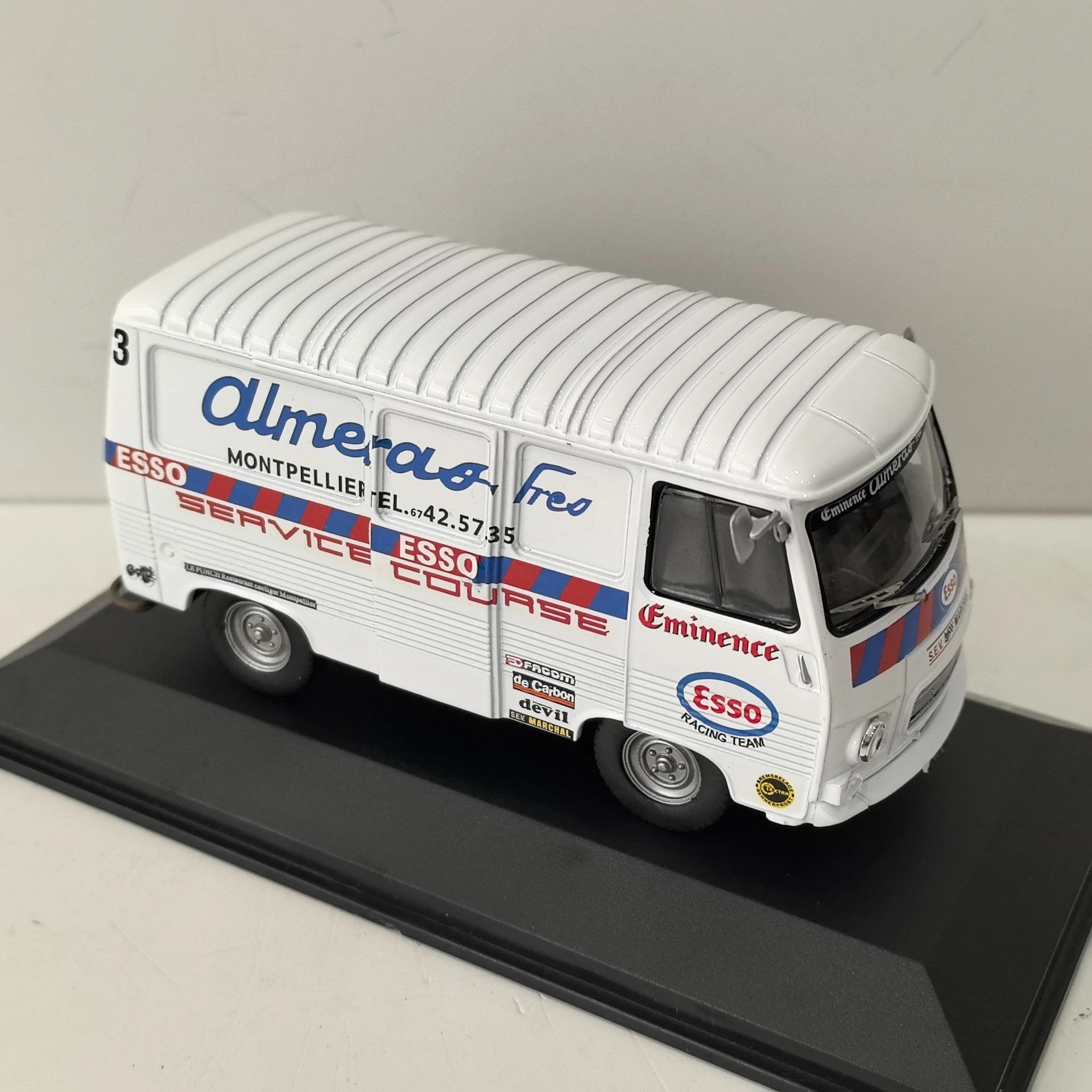 Diecast 1:43 Scale Peugeot J7 Model Car 5 Diecast 1:43 Scale Peugeot J7 Model Car - Image 5