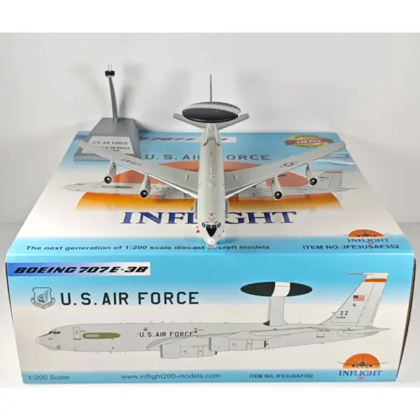 1:200 Scale Boeing 707E-3B US Air Force Model - Image 2