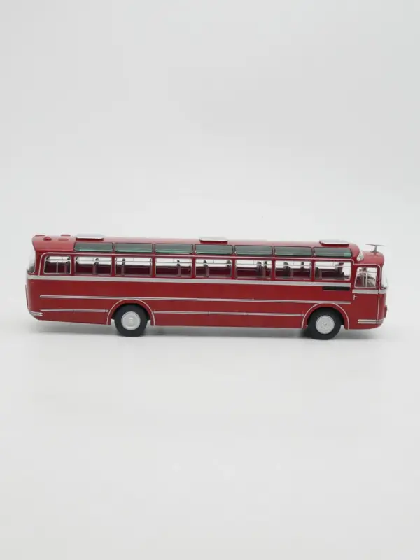 Diecast Ixo 1:43 Scale Van Hool Bus Model - Image 5