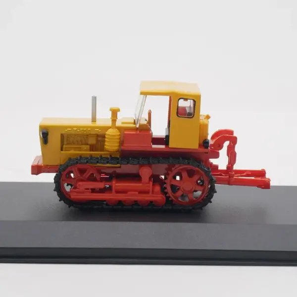 1:43 Scale Diecast T-50B Soviet Tractor Model - Image 5