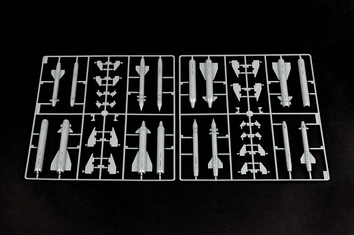 Trumpeter 1/32 Su-25 Frogfoot Attack Aircraft Kit 21 Trumpeter 1/32 Su-25 Frogfoot Attack Aircraft Kit - Image 21