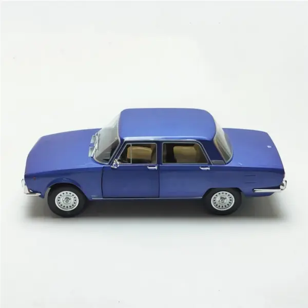 1:18 Alfa Romeo Alfetta GTV 2000L Diecast Model - Image 4