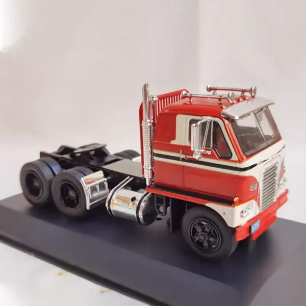 1:43 Scale Harvester DCOF-405 Alloy Model - Image 4