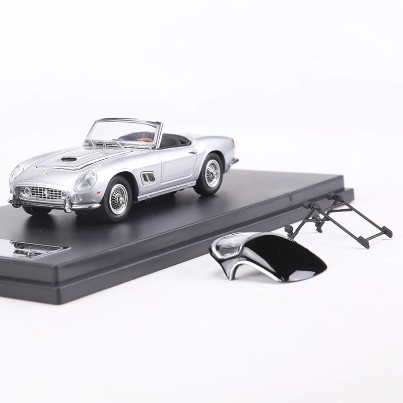 GFCC 1:64 250GT Convertible Model Car 7 GFCC 1:64 250GT Convertible Model Car - Image 7