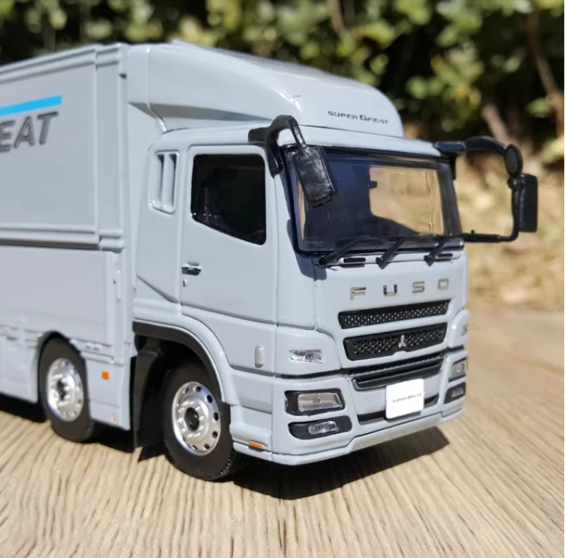 Diecast 1:43 Scale FUSO Container Truck Model 15 Diecast 1:43 Scale FUSO Container Truck Model - Image 15