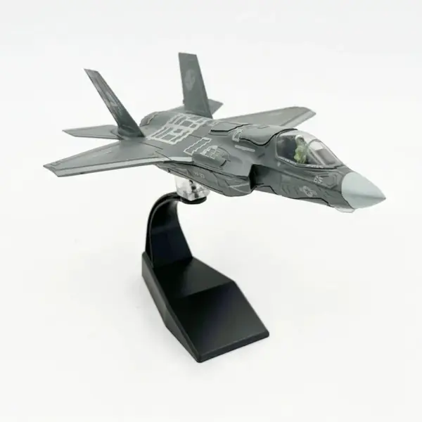 1/72 Scale F35B Fighter Aircraft Diecast Model - Image 2