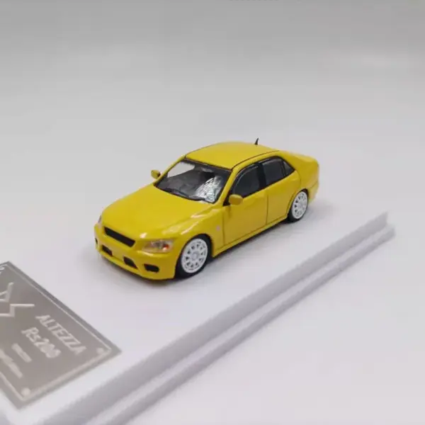 1:64 Scale Altezza RS200 Diecast Car Model - Image 4