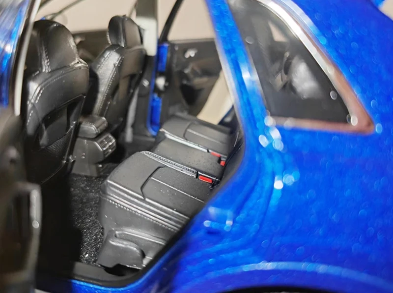 Diecast FAW Q3 SUV 1:18 Model Collection 21 Diecast FAW Q3 SUV 1:18 Model Collection - Image 21