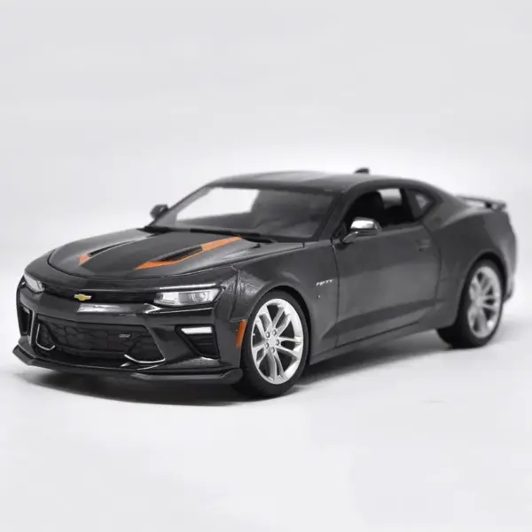 Maisto 1:18 50th Chevrolet Camaro SS Diecast Model - Image 2